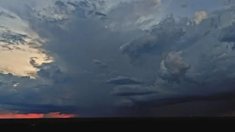 Massive Thunderstorm Approaching Olive Branch, Mississippi at Sunset Video stock 338419952