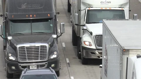 Massive Toronto highway traffic jam with cars and trucks on the busy 401 Видео 151060531