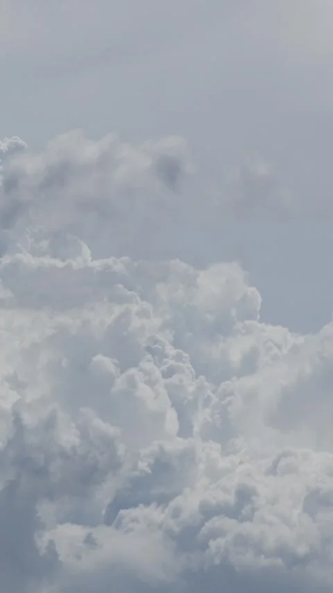 Massive towering cumulonimbus storm cloud formation Stock-Footage 335210322