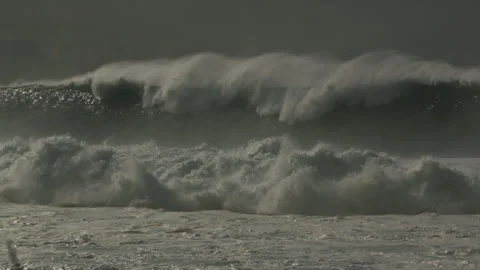 Massive wave slow motion Vidéo 146812448