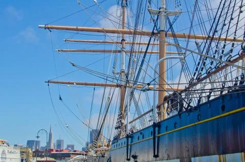 The mast rigging of a sailing ship docked at fisherman's wharf in san francis Stock Photos