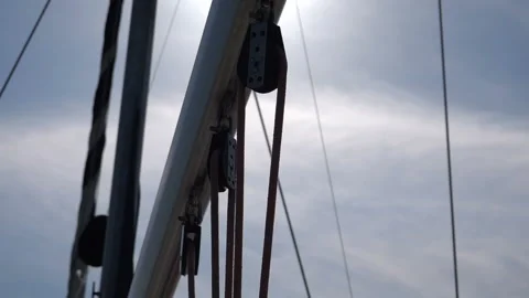 Mast with sheets and rollers 動画素材 118467645