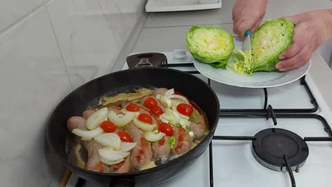 Master the Art of Slicing Fresh Cabbage Video stock 304868625