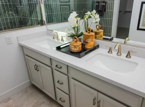 Master Bath Dual Vanity With Decorator Items Stock Photos