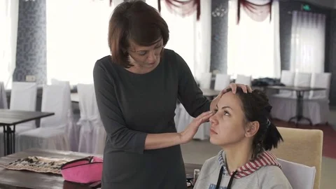 Master class for make-up artists. Stock Footage 70829543