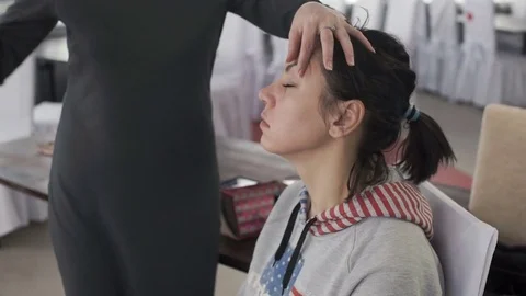 Master class for make-up artists. Working with eyeshadow. Stock Footage 70831213