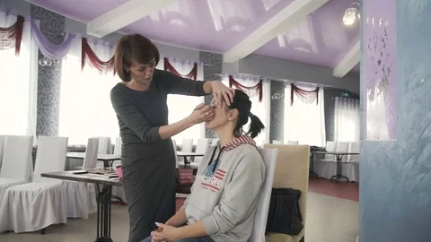 Master class for make-up artists. Working with eyeshadow. Stock Footage 70837939