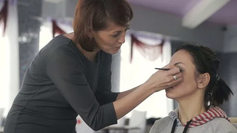 Master class for make-up artists. Working with eyeshadow. Stock Footage 70838163