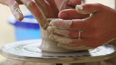 Master class on modeling of clay on a potter's wheel In the pottery workshop Video stock 114583304