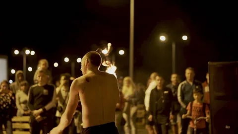 Master class performance of the artist with a fire show Stock Footage 170066030