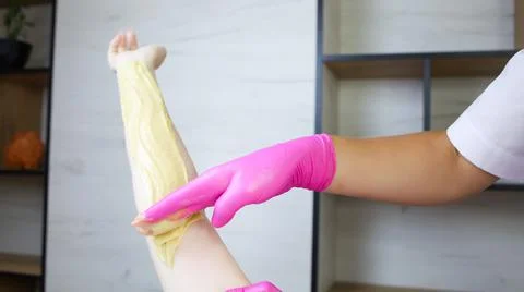 Master of depilation sugaring Stock-Fotos