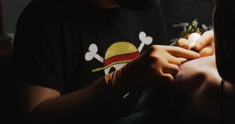 Master Doing Tattooing In Tattoo Studio. Stock Footage 133537358