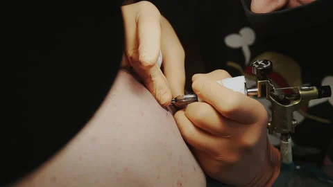 Master Doing Tattooing In Tattoo Studio. Stock Footage 133537935