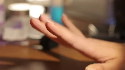 Master makes the girl manicure hands at salon 스톡 동영상 69073796