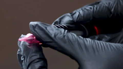 Master permanent makeup attaching micro needle on tattoo machine 動画素材 276851148