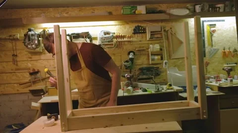 Master plaster aligns the sections Video stock 182220144