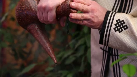 Master prepares oil for massage Stock Footage 85341553