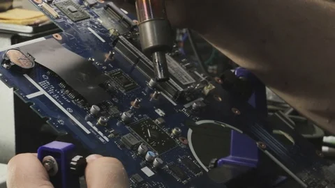 The master solder the gasket burner. Stock Footage 101295921