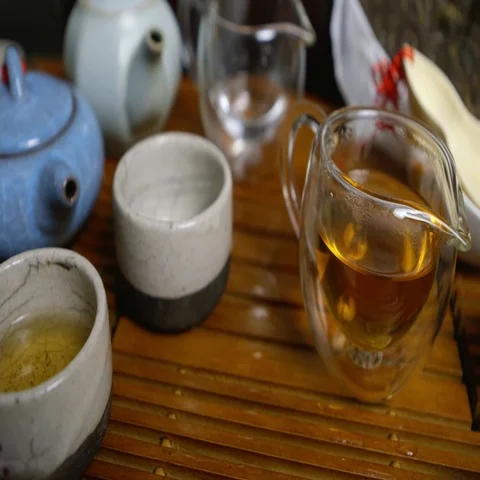Master of tea in tea ceremony 스톡 동영상 69482633