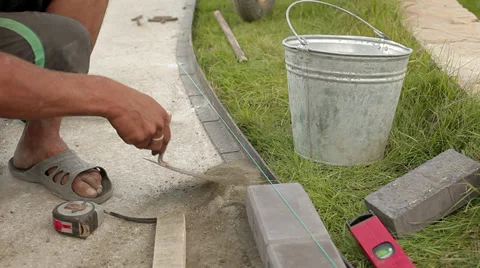 Master worker foreman makes road - 1 Vídeos de archivo 32757774