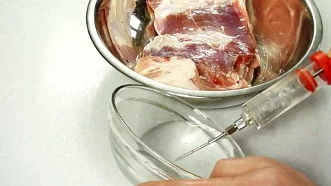 Mastering the art of preparing succulent roasted meat Video stock 320198764