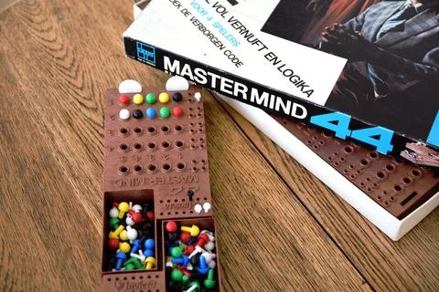 Mastermind 44 strategy code breaking board game Foto stock