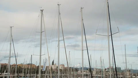 Masts of sailing yachts swinging in the wind Vídeos de archivo 236467787
