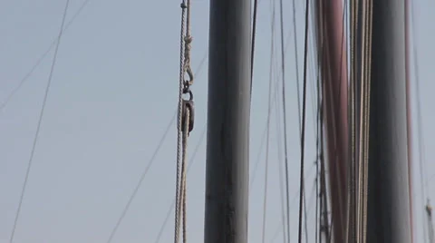 Masts swaying in the wind Video stock 36899780