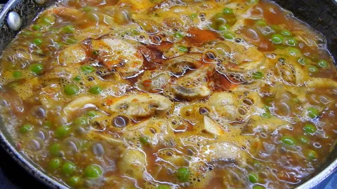 Matar mushroom Vídeo Stock 194443161