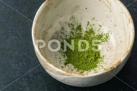 Matcha powder in chawan bowl. Stock-Fotos