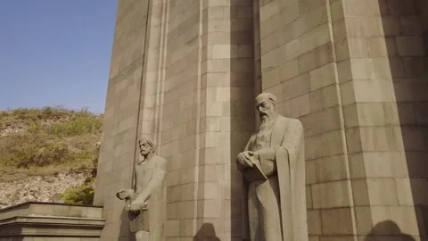 Matenadaran statues 3 Vídeos de archivo 337775914