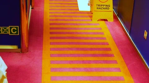 Material and tools for cleaning a cruise ship corridor Vídeo Stock 118319507