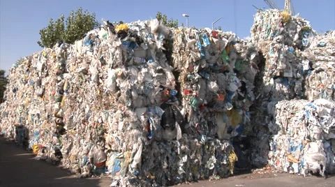 Material Recovery Facility. Panorama of plastic waste ready for reprocessing. Vídeos de archivo 61526551