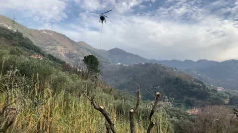 Material transport by helicopter 스톡 동영상 146332309