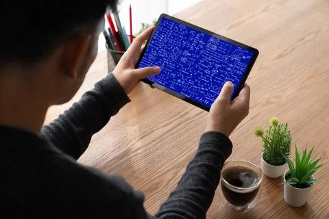 Mathematic equations and modish formula on computer screen 库存照片