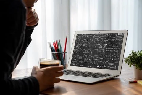 Mathematic equations and modish formula on computer screen 库存照片