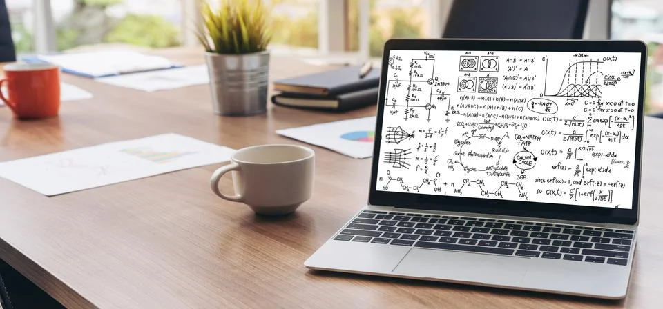 Mathematic equations and modish formula on computer screen 库存照片