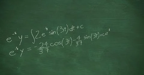 Mathmatical calculations written in chalk floating above green chalkboard Ilustração Stock