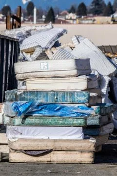 Mattress recycling facility operating at zero waste. Foto stock