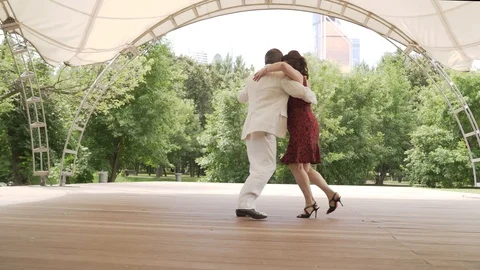 Mature couple dancing tango Video stock 91246816