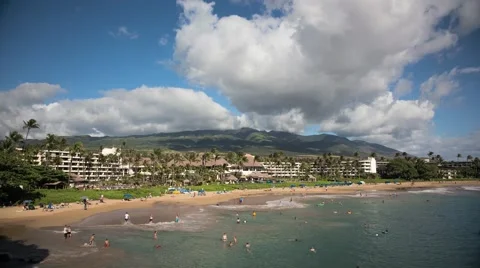 Maui Beach with Crowd Time Lapse Vídeos de archivo 64301098