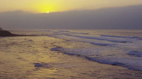 Maui Beach Park, Ho'okipa Hookipa Lookout at Sunset, Red Camera 4k, UHD Vídeo Stock 47884756