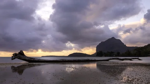 Mauritius le Morne Barbant sunset timelapse ProRes-422 4K 29.97 VHQ Video stock 289602001