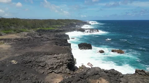 MAURITIUS WAVES PAN RIGHT 1 Video stock 303156041