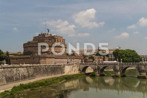 The Mausoleum of Hadrian, known as the Castel Sant'Angelo in Rom Stock Photos