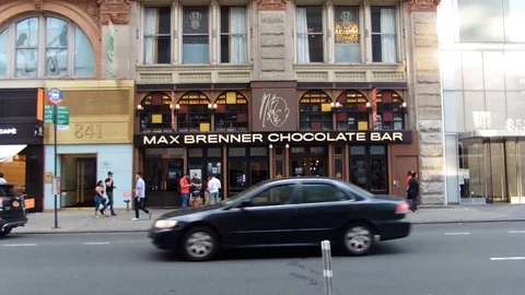 Max Brenner Chocolate Bar in New York City 動画素材 92167589