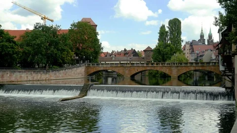 Maxbrucke on the Pegnitz river in Nuremberg Video stock 117591289