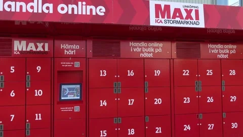 Maxi grocery pickup Stock Footage 283216790