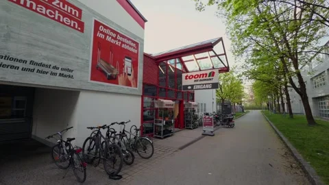 May 1, 2026. Munich, Germany. Toom Baumarkt. Fassade eines toom Baumarkts mit Stock Footage 334064962
