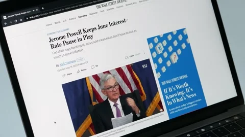 MAY 19, 2023: Jerome Powell Keeps June Interest-Rate Pause in Play, Reading and 스톡 동영상 241916564